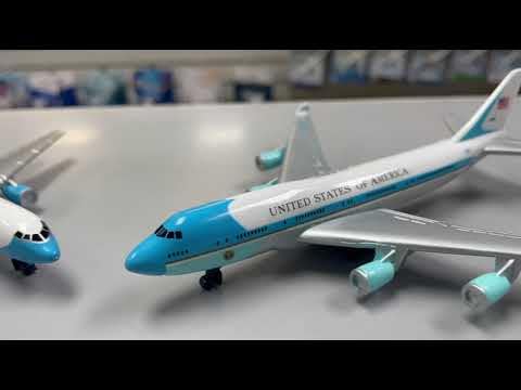 Amazon | DARON B エアフォースワン & エアフォースツー 2機セット